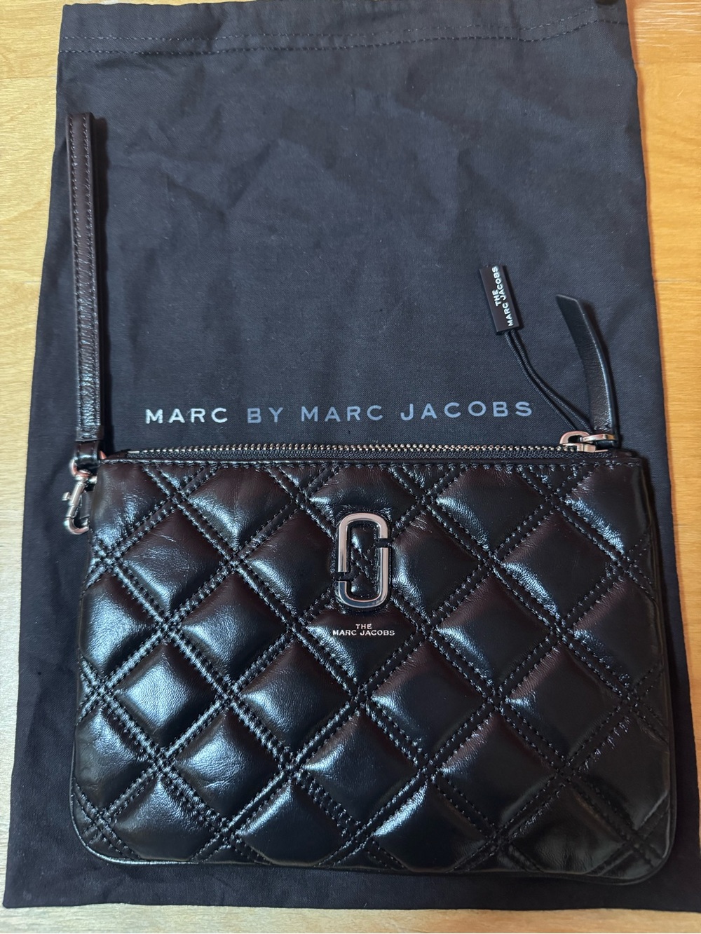 PRE-LOVED Vintage Marc Jacobs Quilted Softshot Wristlet